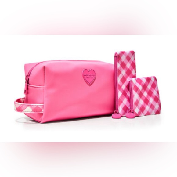 Bath & Body Works | Bags | 3 Piece Gingham Makeup Bag | Poshmark Bath & Body Works | Bags | 3 Piece Gingham Makeup Bag | Poshmark